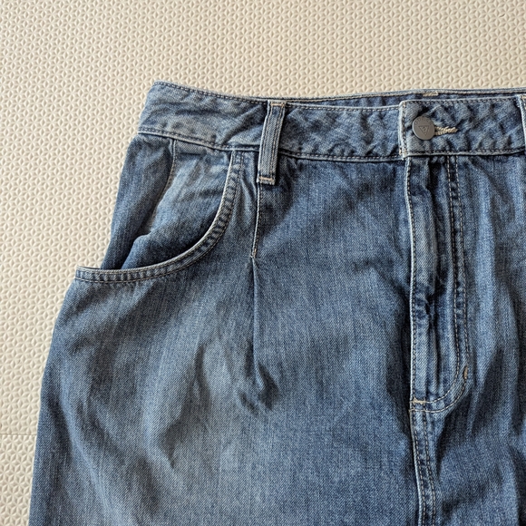 Vintage Guess blue jean skirt - Picture 2 of 9